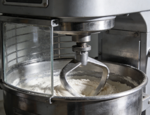 金属耐磨修补剂在锂电混料机的核心优势与运用